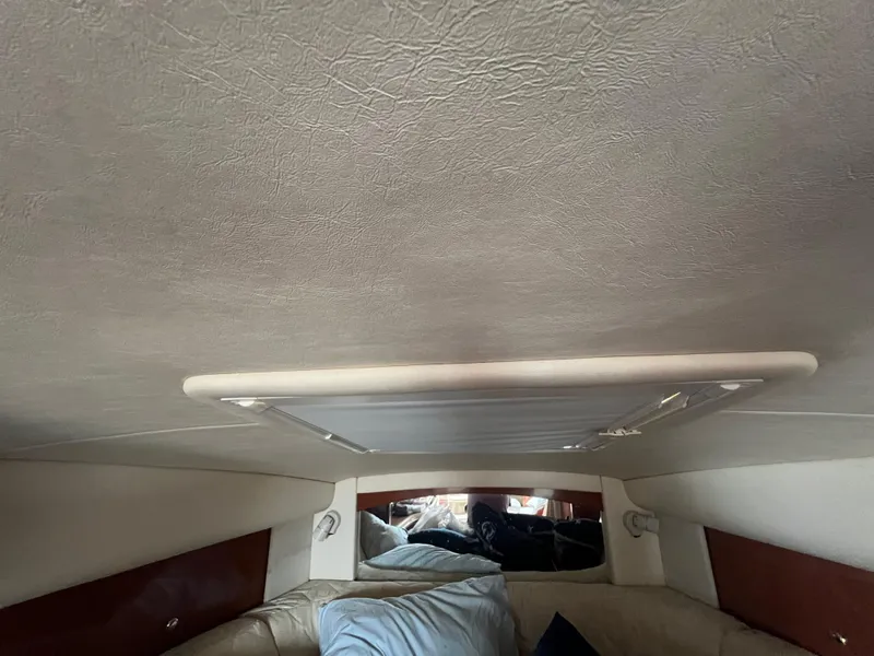 Slide: The Image of Sea Ray Sundancer 320 2003 - 54