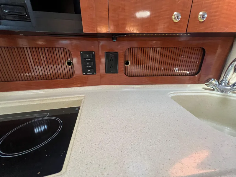 Slide: The Image of Sea Ray Sundancer 320 2003 - 63