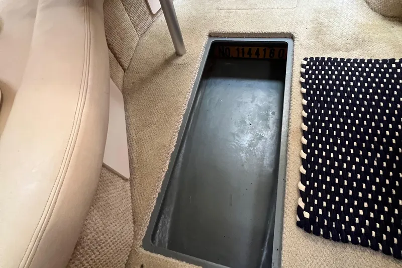 Slide: The Image of Sea Ray Sundancer 320 2003 - 72