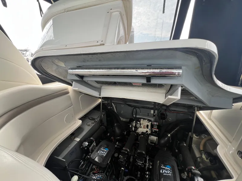 Slide: The Image of Sea Ray Sundancer 320 2003 - 73