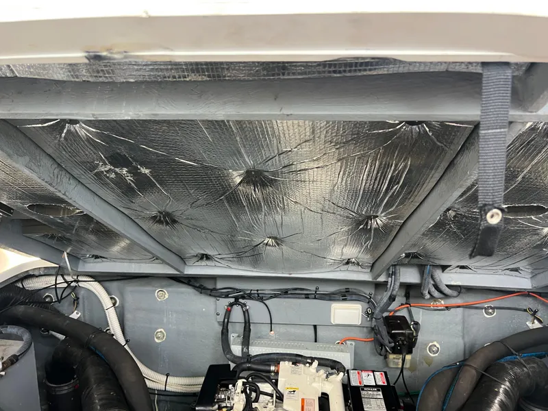 Slide: The Image of Sea Ray Sundancer 320 2003 - 74