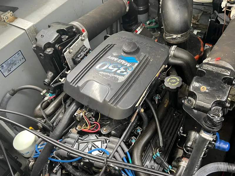 Slide: The Image of Sea Ray Sundancer 320 2003 - 84