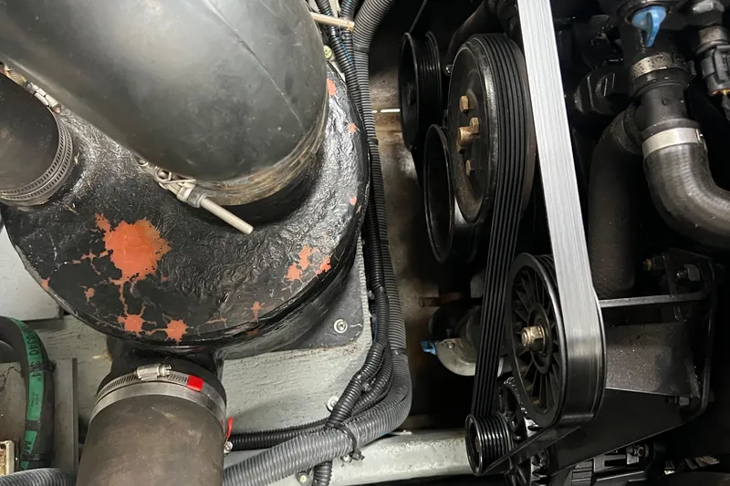 Slide: The Image of Sea Ray Sundancer 320 2003 - 86