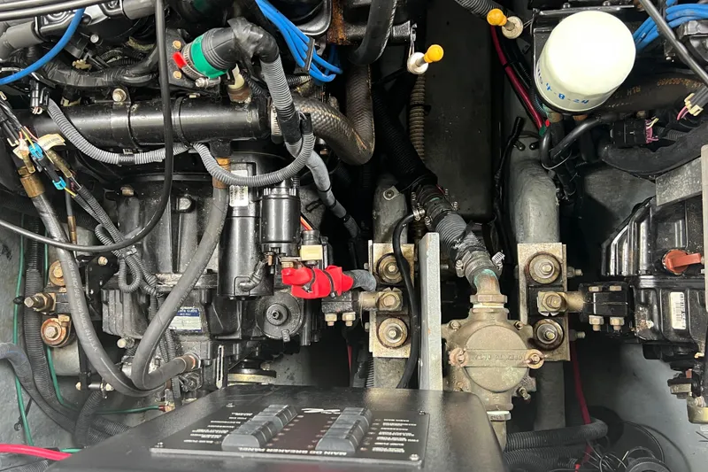 Slide: The Image of Sea Ray Sundancer 320 2003 - 89