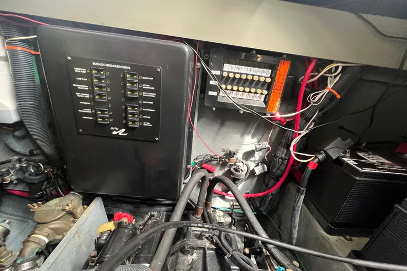 Slide: The Image of Sea Ray Sundancer 320 2003 - 90