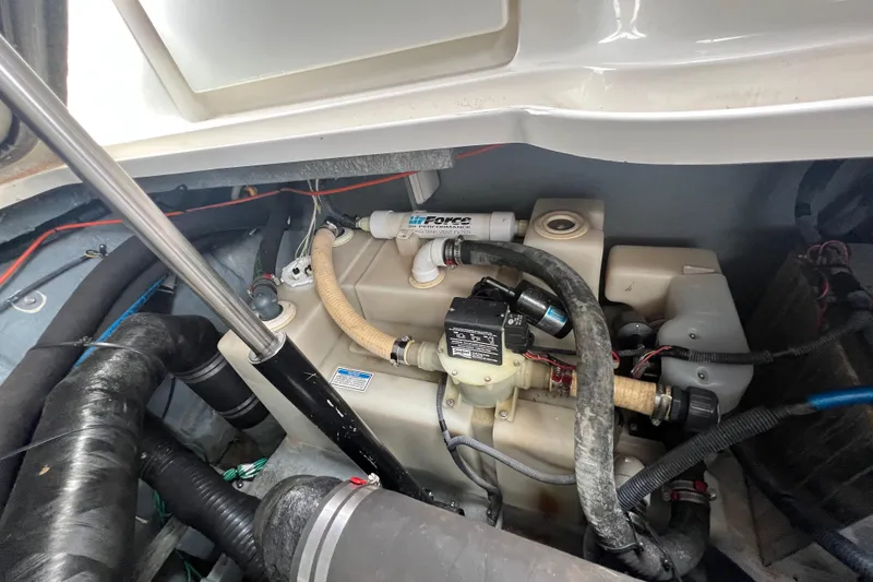 Slide: The Image of Sea Ray Sundancer 320 2003 - 93