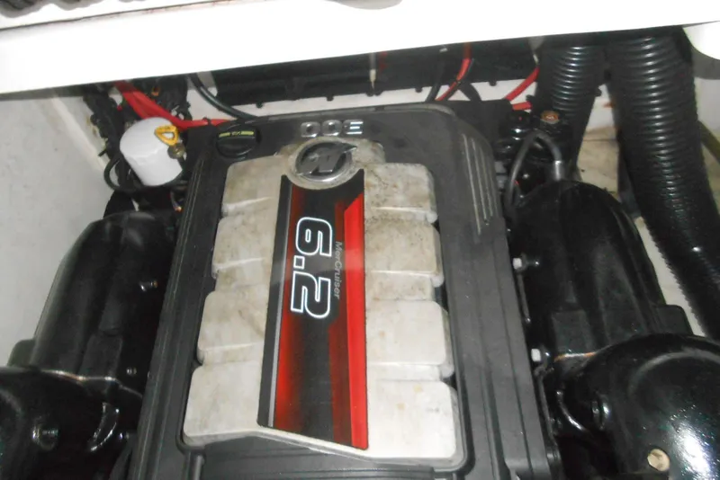 Slide: The Image of Engine of 2019 Monterey 298SS Super Sport boat, featuring a 6.2L MerCruiser. - 17