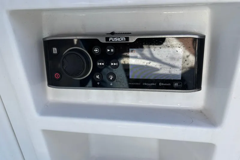 Slide: The Image of Fusion marine stereo system on a 2019 Monterey 298SS Super Sport boat. - 23