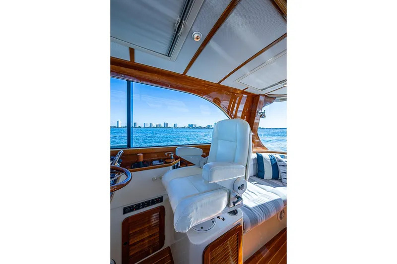Slide: The Image of Interior of 2008 Hinckley Talaria 44 MY yacht with luxurious seating and ocean view. - 15