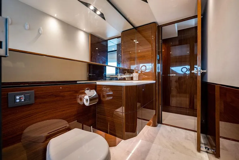 Slide: The Image of Princess 65 - Interior Stateroom - 23