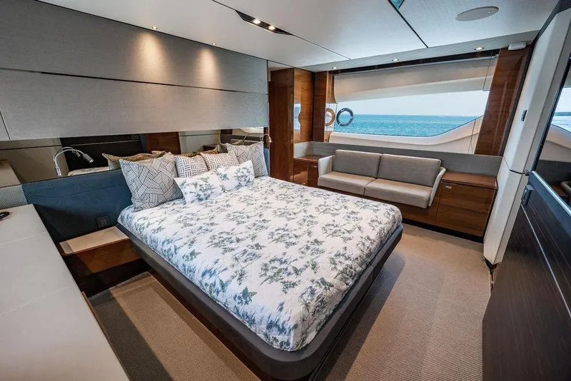 Slide: The Image of Princess 65 - Interior Stateroom - 24