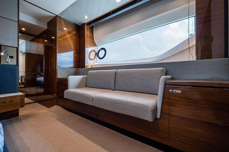 Slide: The Image of Princess 65 - Interior Stateroom - 25