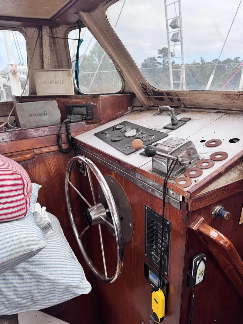 Slide: The Image of Cockpit of 1999 Bruce Roberts 64 Custom Steel Cruiser. - 18