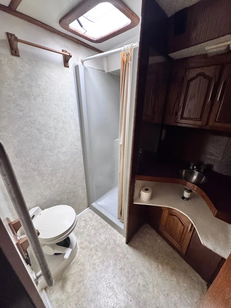 Slide: The Image of Bathroom in Bruce Roberts 64 Custom Steel Cruiser, 1999 model. - 32