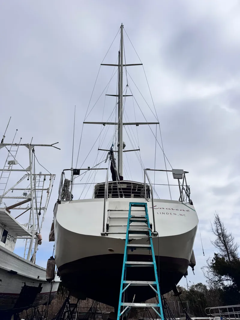 Slide: The Image of Bruce Roberts 64 Custom Steel Cruiser 1999 in dry dock. - 6