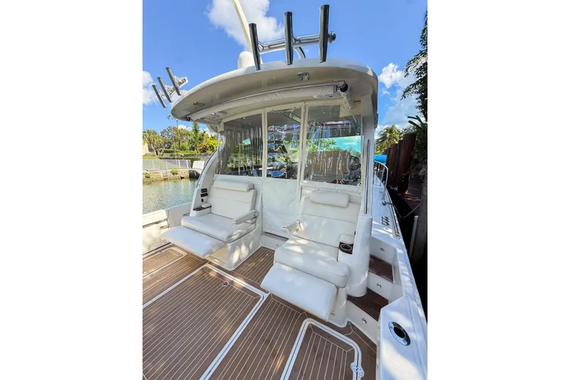 Slide: The Image of Hinckley Sport Boats 40x, luxurious interior seating, 2021 model. - 10