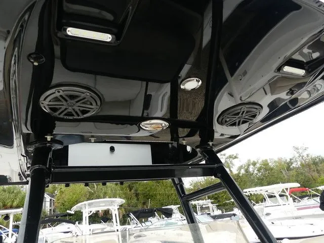 Slide: The Image of Shearwater 260 Carolina Flare 2021 - 11