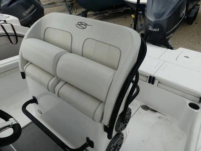 Slide: The Image of Shearwater 260 Carolina Flare 2021 - 7