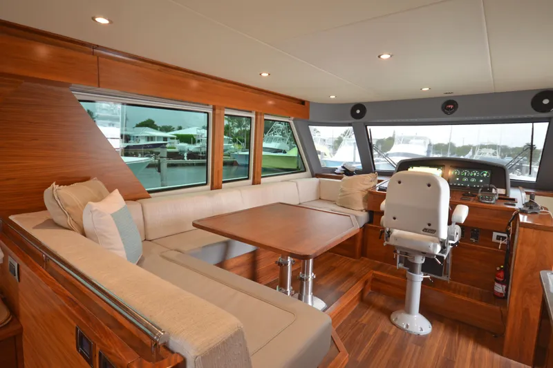 Slide: The Image of Outer Reef 62 SOUTH PAWS - Exterior Starboard - 10