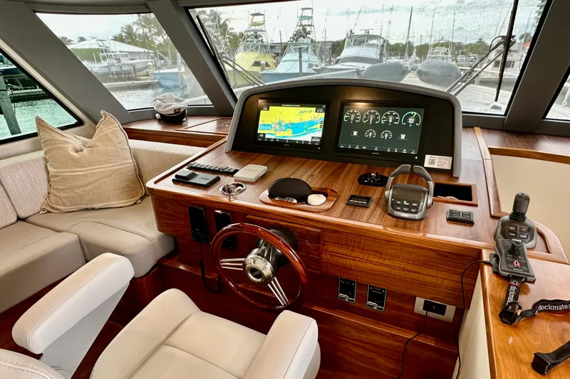 Slide: The Image of Outer Reef 62 SOUTH PAWS - Exterior Bow Sun Pads - 17