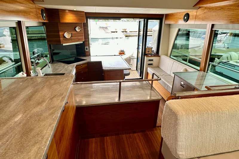 Slide: The Image of Outer Reef 62 SOUTH PAWS - Main Deck Aft - 25