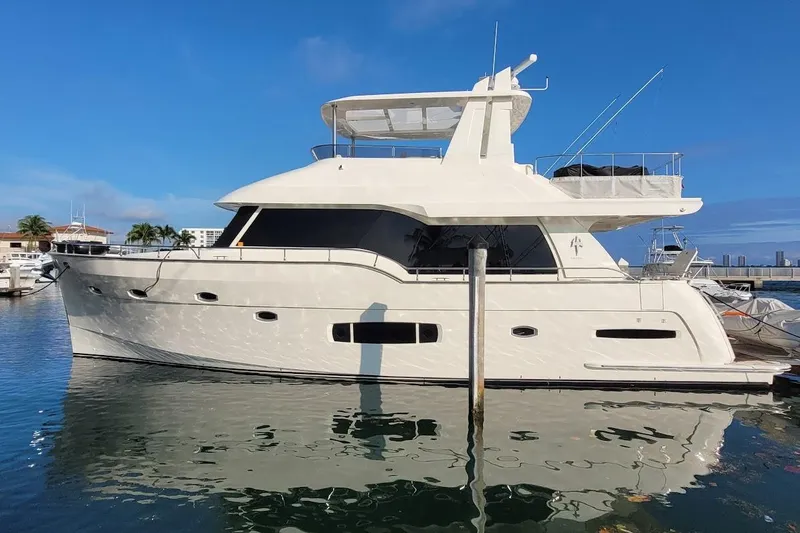 Slide: The Image of Outer Reef 62 SOUTH PAWS - Exterior - 3