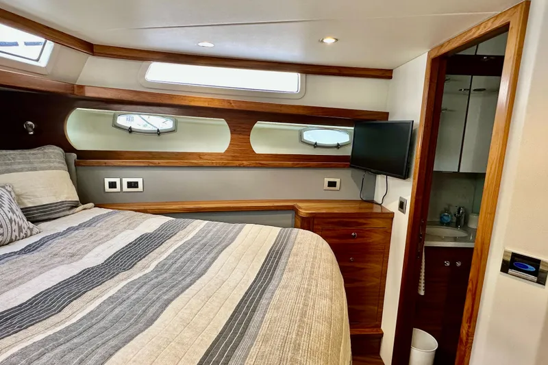 Slide: The Image of Outer Reef 62 SOUTH PAWS - VIP Bow Stateroom - 67