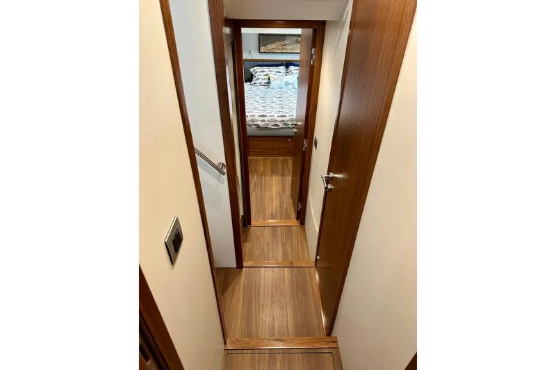 Slide: The Image of Outer Reef 62 SOUTH PAWS - Interior - 72