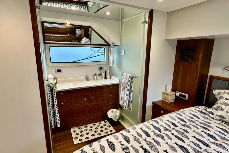 Slide: The Image of Outer Reef 62 SOUTH PAWS - Master Stateroom - 76