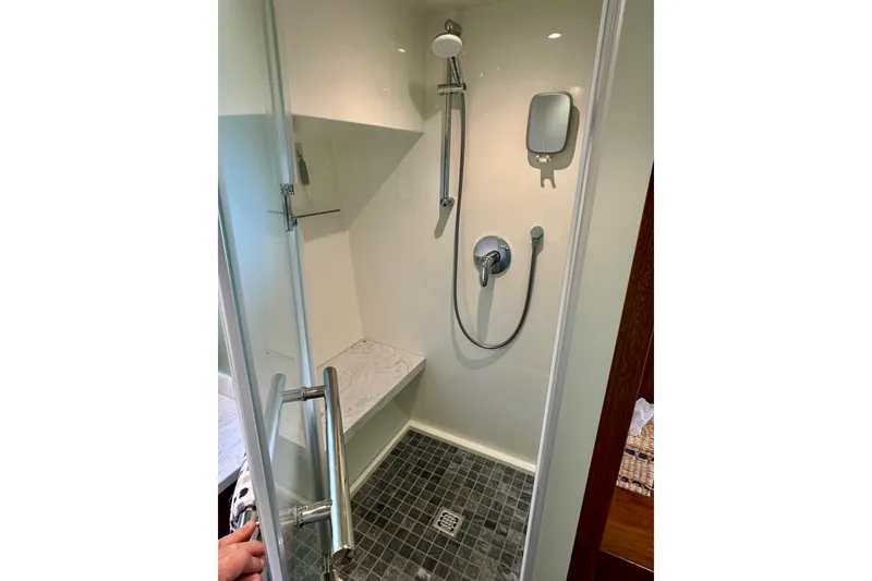 Slide: The Image of Outer Reef 62 SOUTH PAWS - Master Stateroom Ensuite Head - 77