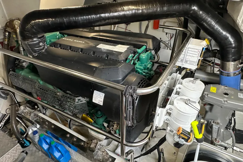 Slide: The Image of Outer Reef 62 SOUTH PAWS - Engine Room - 89