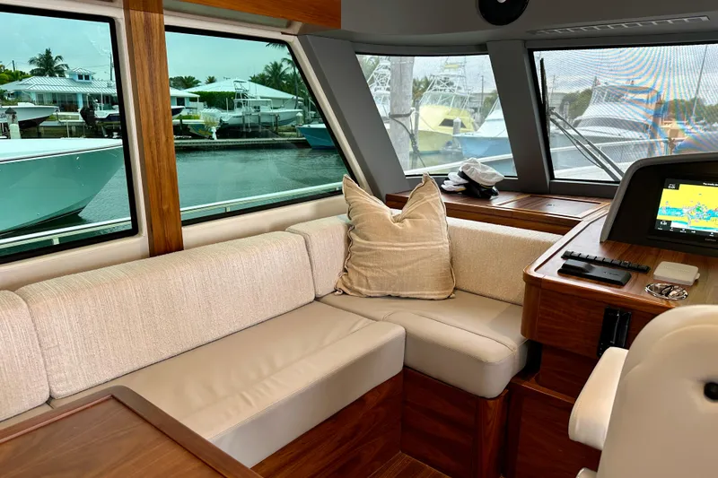 Slide: The Image of Outer Reef 62 SOUTH PAWS - Exterior Bow Storage - 13