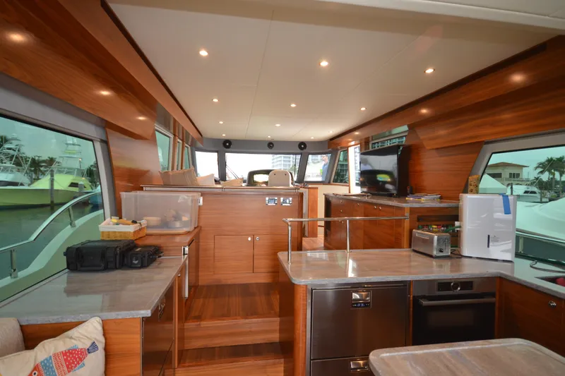 Slide: The Image of Outer Reef 62 SOUTH PAWS - Main Deck Aft - 21