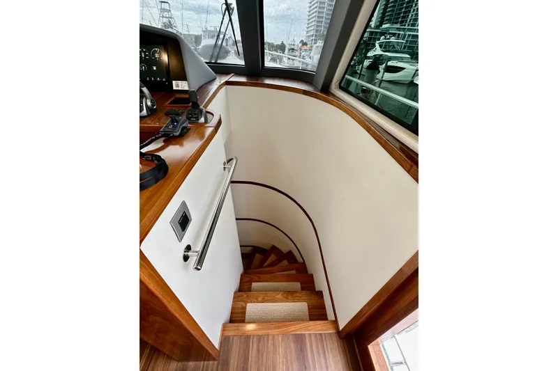 Slide: The Image of Outer Reef 62 SOUTH PAWS - Interior Companionway - 64