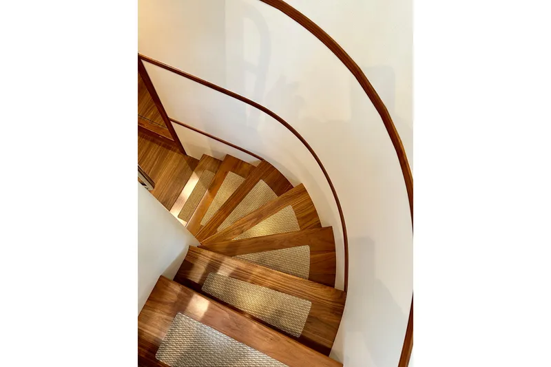 Slide: The Image of Outer Reef 62 SOUTH PAWS - Interior Companionway - 65