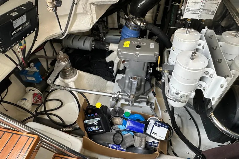 Slide: The Image of Outer Reef 62 SOUTH PAWS - Engine Room - 88