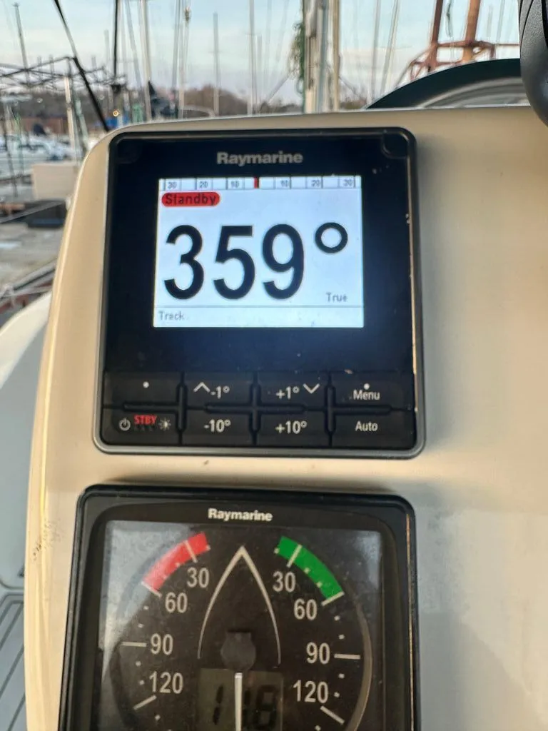 Slide: The Image of Beneteau Oceanis 321 1999 - 19