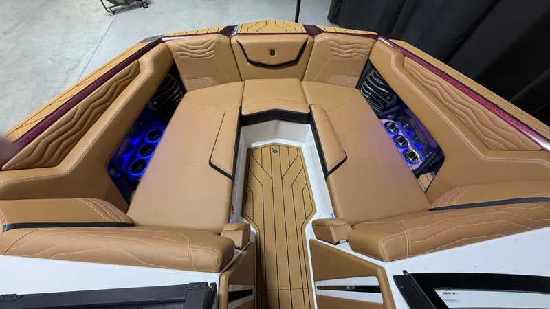 Slide: The Image of Nautique Super Air Nautique G23 2026 - 86