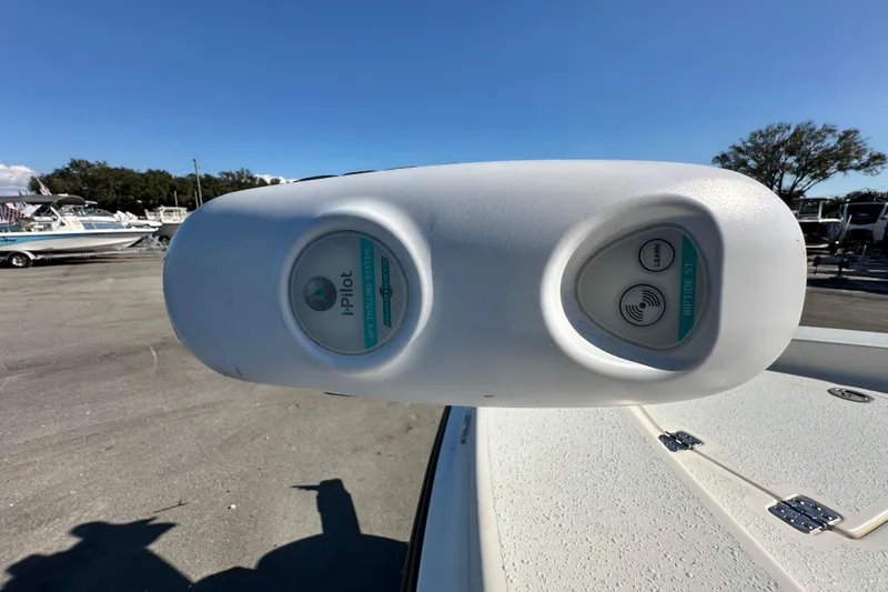 Slide: The Image of 2014 Young Boats 20 Bay Boat with iPilot GPS trolling system. - 34