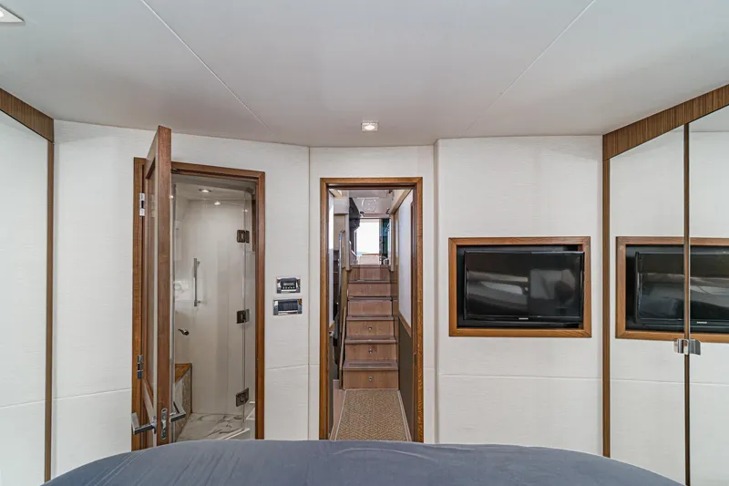 Slide: The Image of Luxurious interior of 2018 Sea Ray Fly 510 yacht with modern amenities. - 42