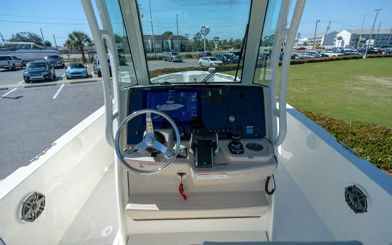 Slide: The Image of Boston Whaler 280 Dauntless 2025 - 20