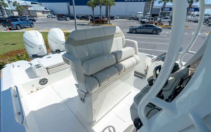 Slide: The Image of Boston Whaler 280 Dauntless 2025 - 29