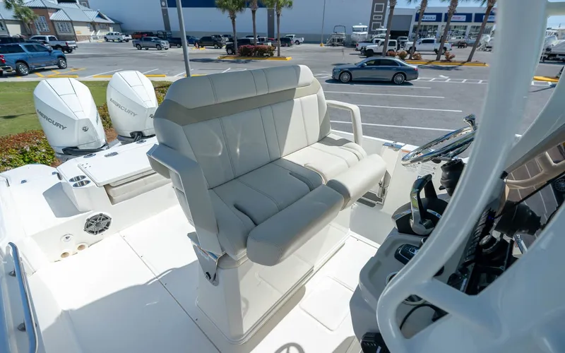 Slide: The Image of Boston Whaler 280 Dauntless 2025 - 30