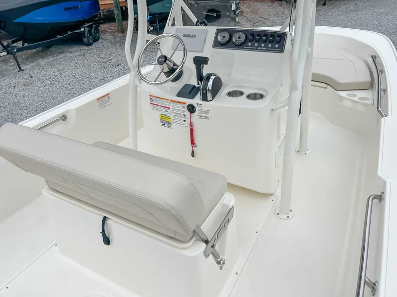 Slide: The Image of Interior view of the 2025 Boston Whaler 190 Montauk boat. - 7