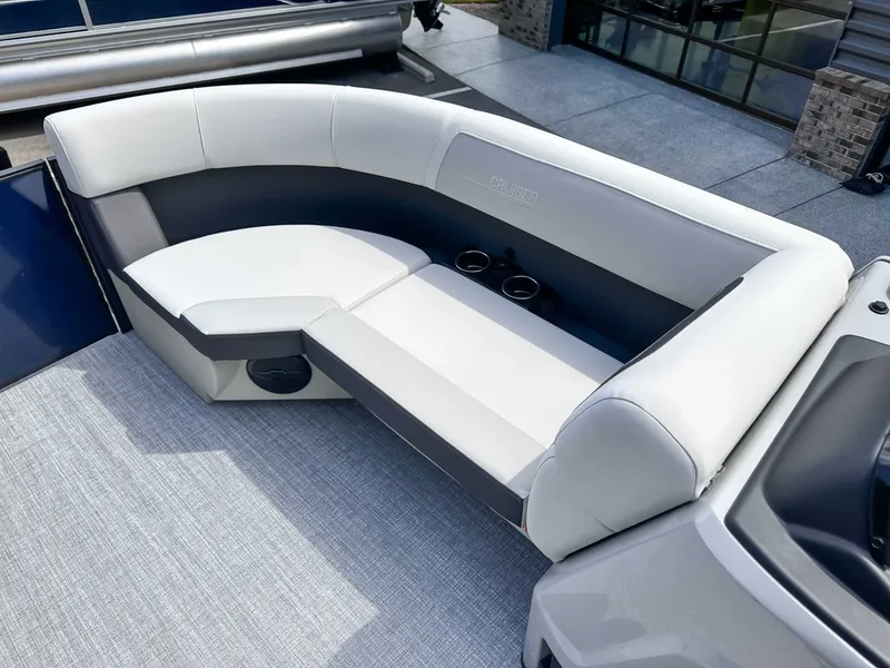 Slide: The Image of Luxurious seating on Harris Cruiser 210 SLDH, 2026 model. - 12