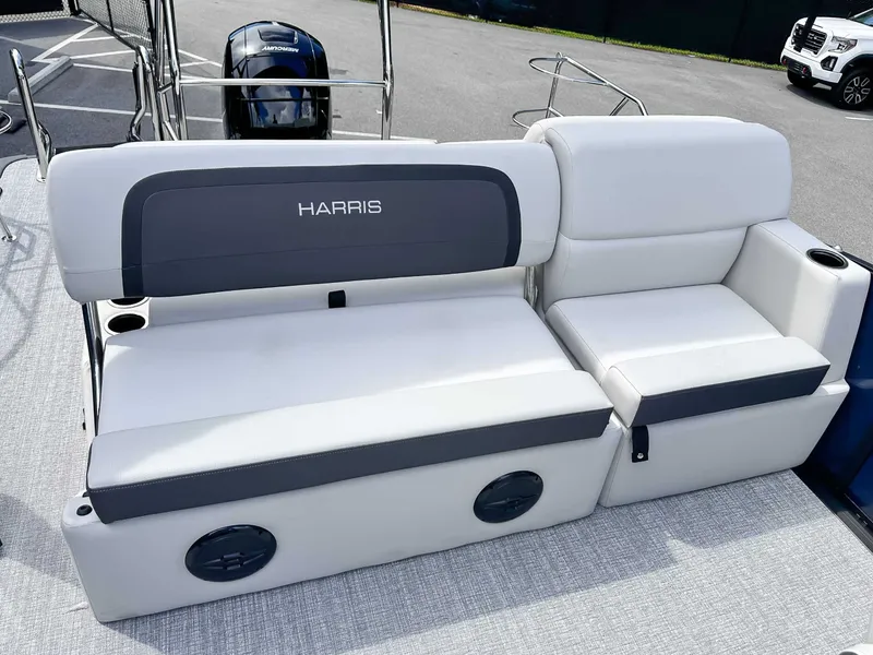 Slide: The Image of Harris Cruiser 210 SLDH 2026, luxury seating on pontoon boat. - 20