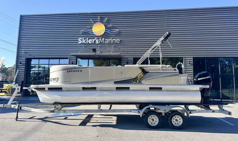 The Image of 2015 Avalon 2223 LS pontoon boat at Skier's Marine. - 1