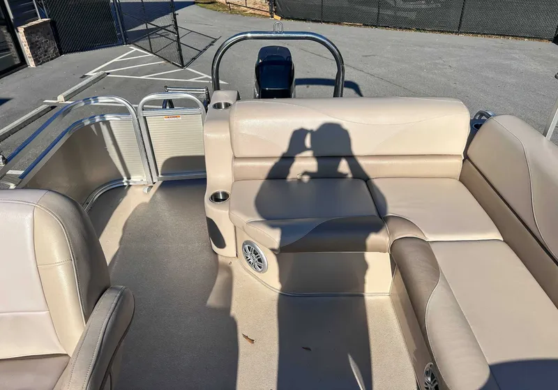 Slide: The Image of Interior of a 2015 Avalon 2223 LS pontoon boat. - 20