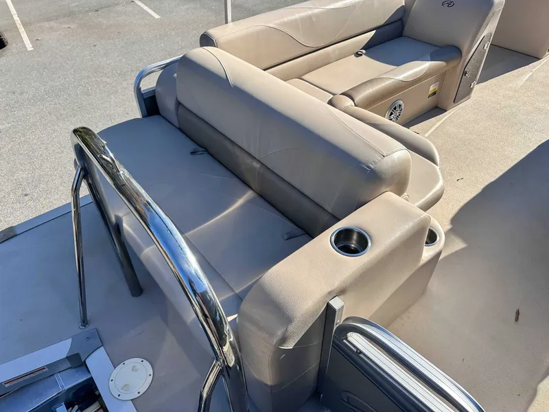 Slide: The Image of Interior of a 2015 Avalon 2223 LS pontoon boat. - 24