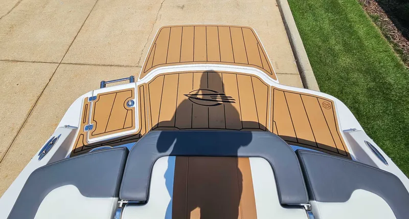 Slide: The Image of Rear view of 2023 Chaparral 21 SSi boat deck. - 15
